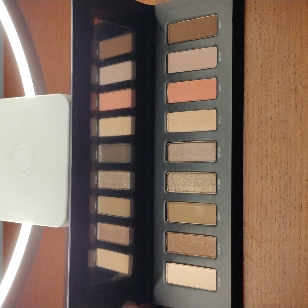 STUDIOMAKEUP Ease to Wear eyeshadow palette